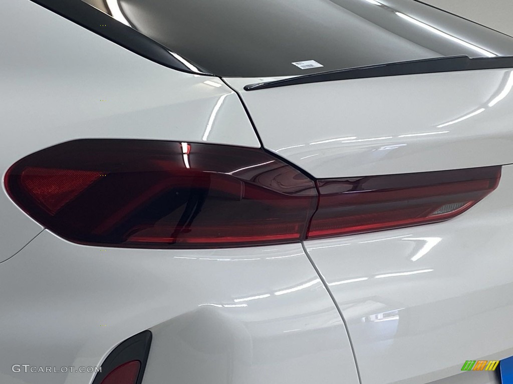 2022 X6 M Competition - Alpine White / Sakhir Orange/Black photo #6