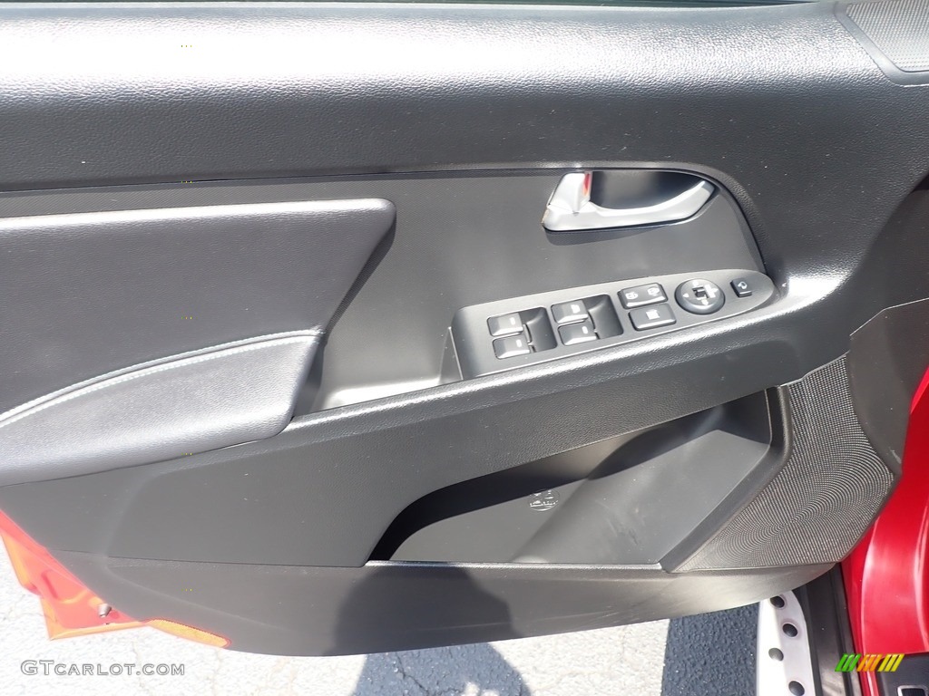 2013 Kia Sportage SX Door Panel Photos