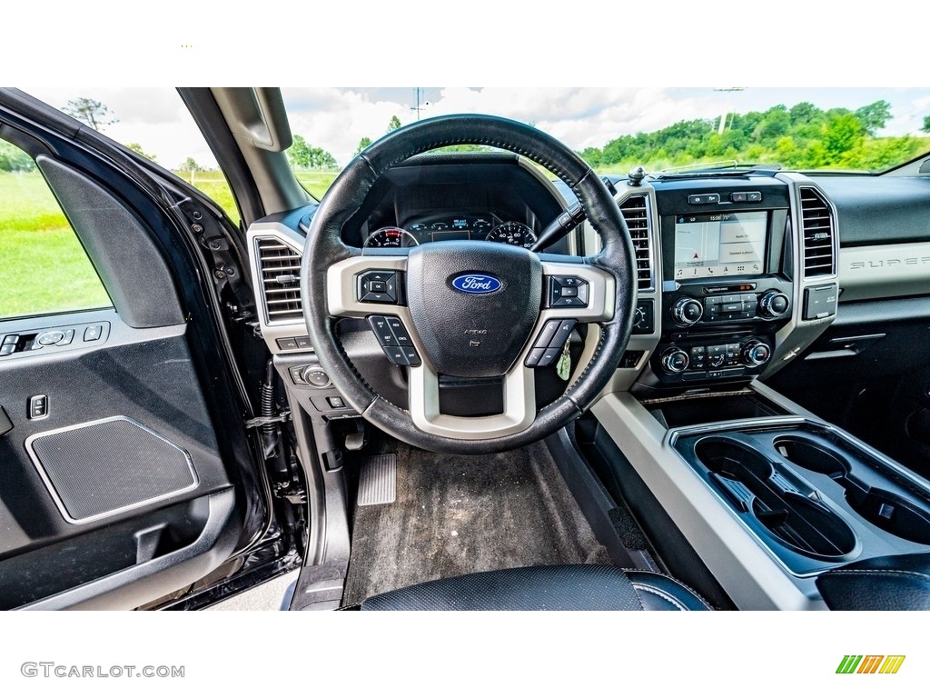 2017 F350 Super Duty XLT Crew Cab 4x4 - Shadow Black / Black photo #27