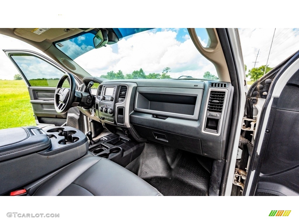 2016 Ram 2500 Tradesman Crew Cab 4x4 Black/Diesel Gray Dashboard Photo #144692124