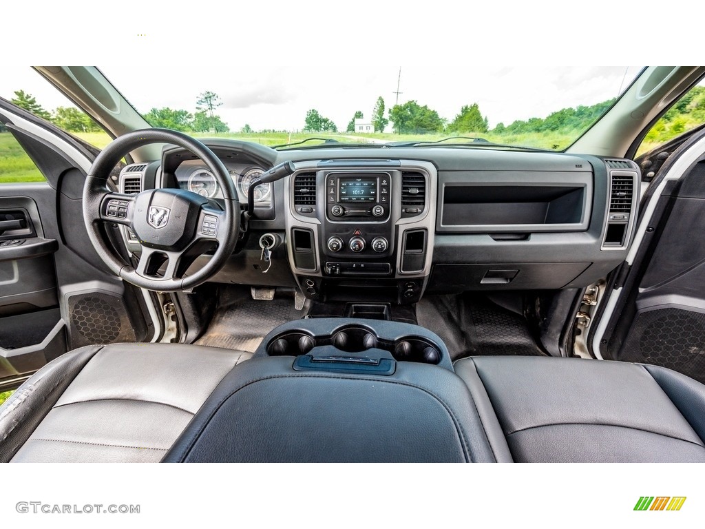 2016 Ram 2500 Tradesman Crew Cab 4x4 Black/Diesel Gray Dashboard Photo #144692160