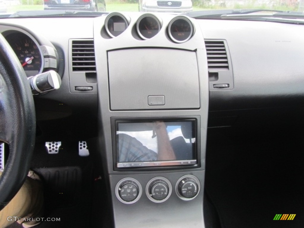 2003 350Z Enthusiast Coupe - Chrome Silver / Carbon Black photo #14