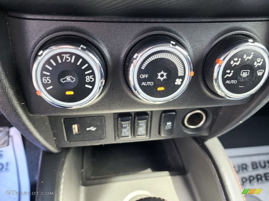 2018 Mitsubishi Outlander Sport LE Controls Photo #144693165