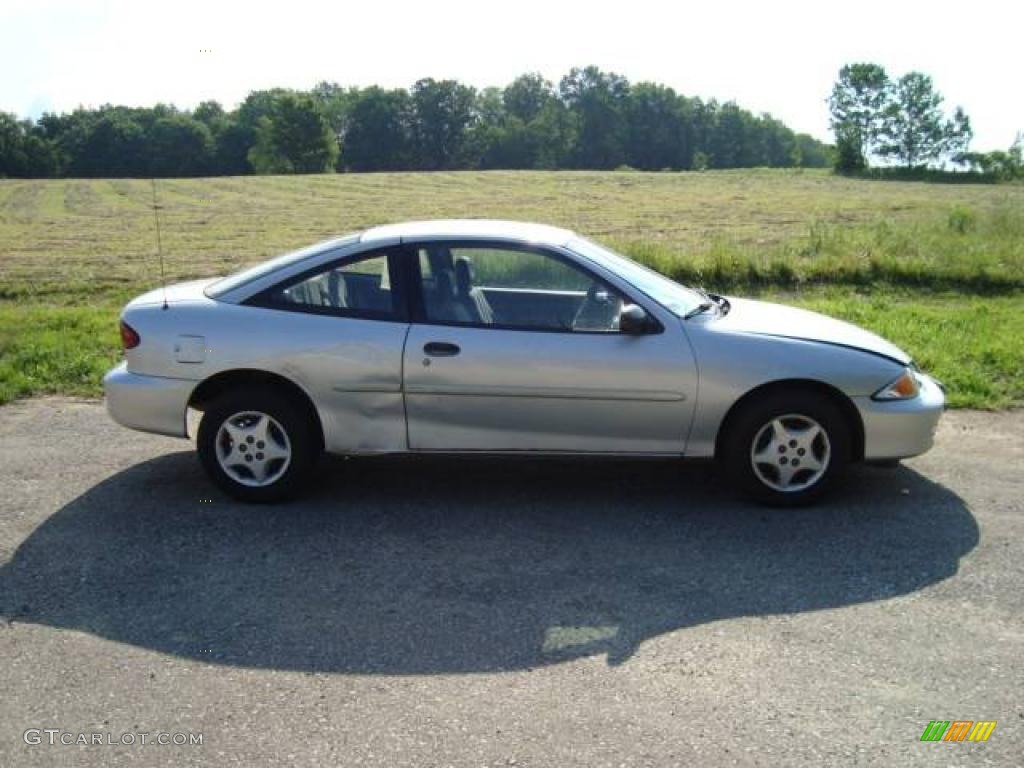 2001 Cavalier Coupe - Ultra Silver Metallic / Graphite photo #1