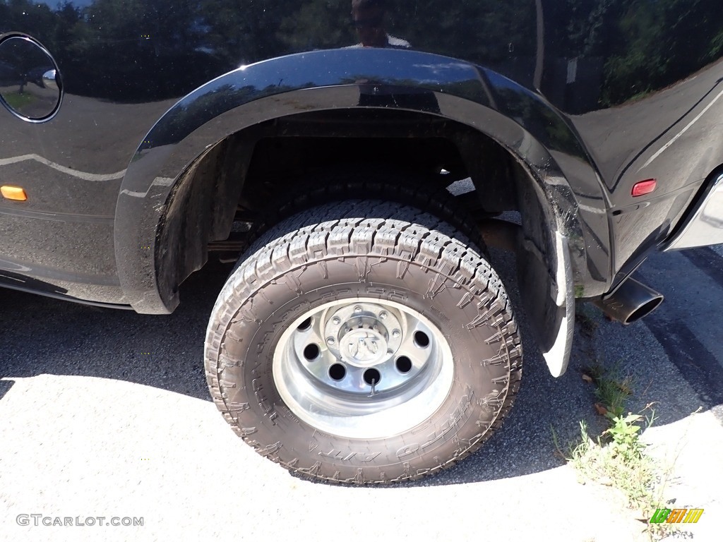 2015 3500 Laramie Limited Crew Cab 4x4 - Black / Black photo #5