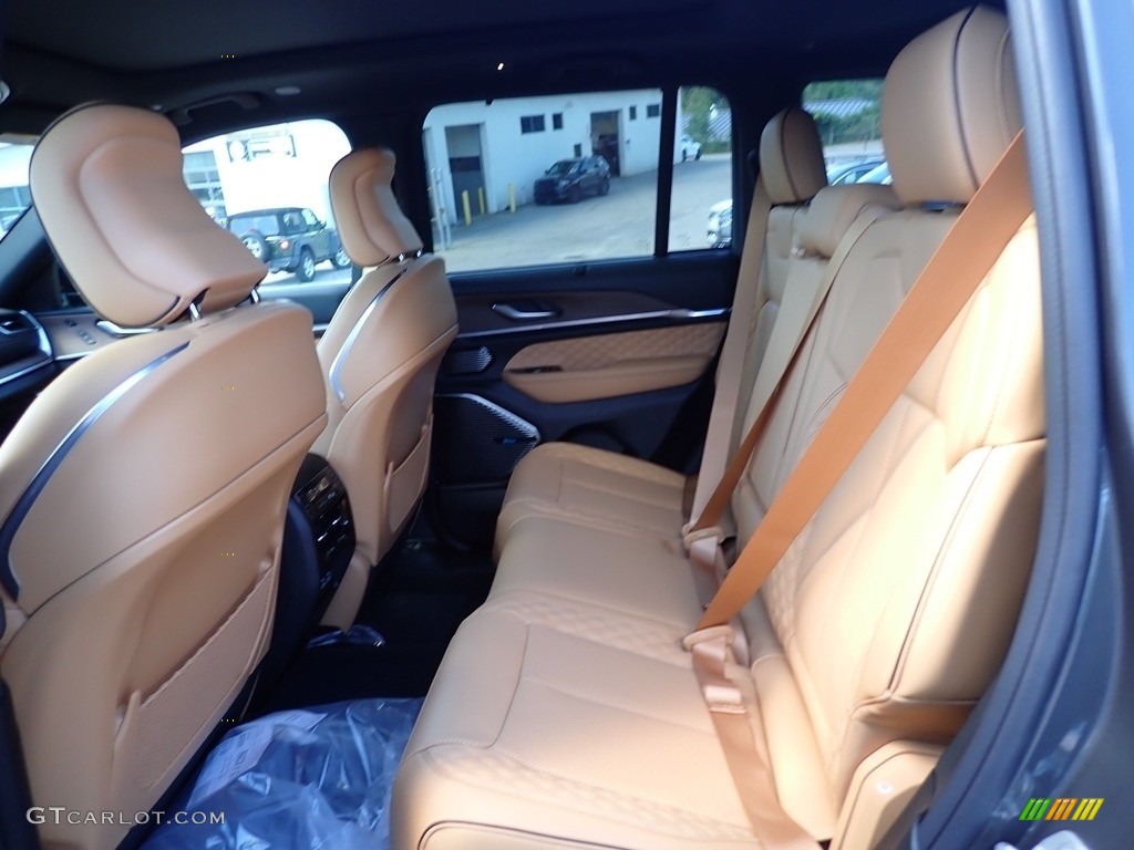 2022 Jeep Grand Cherokee Summit 4x4 Rear Seat Photos