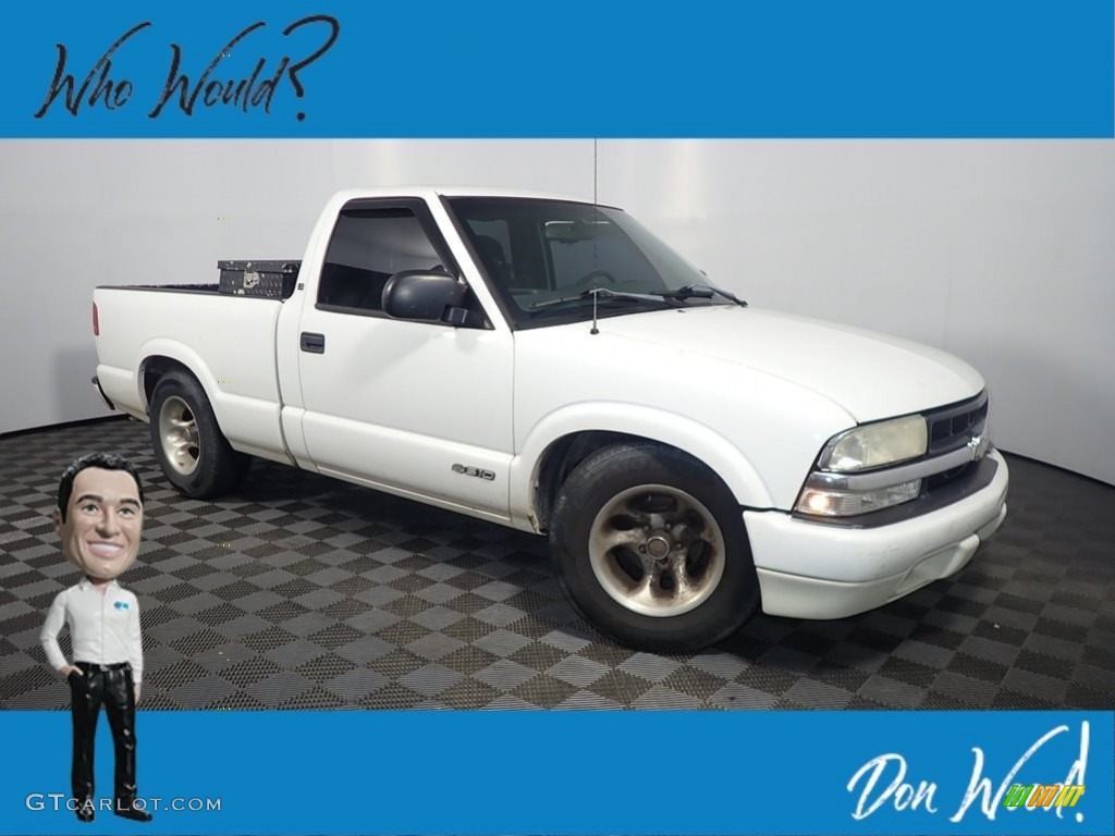 Summit White Chevrolet S10