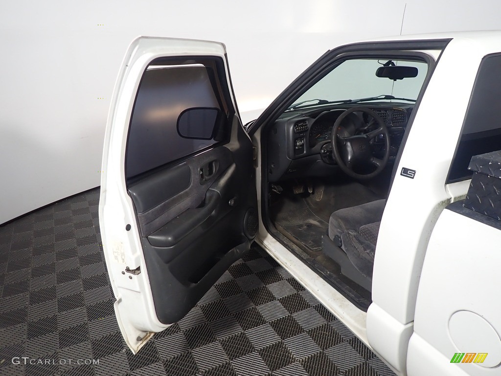 1999 S10 LS Regular Cab - Summit White / Graphite photo #14