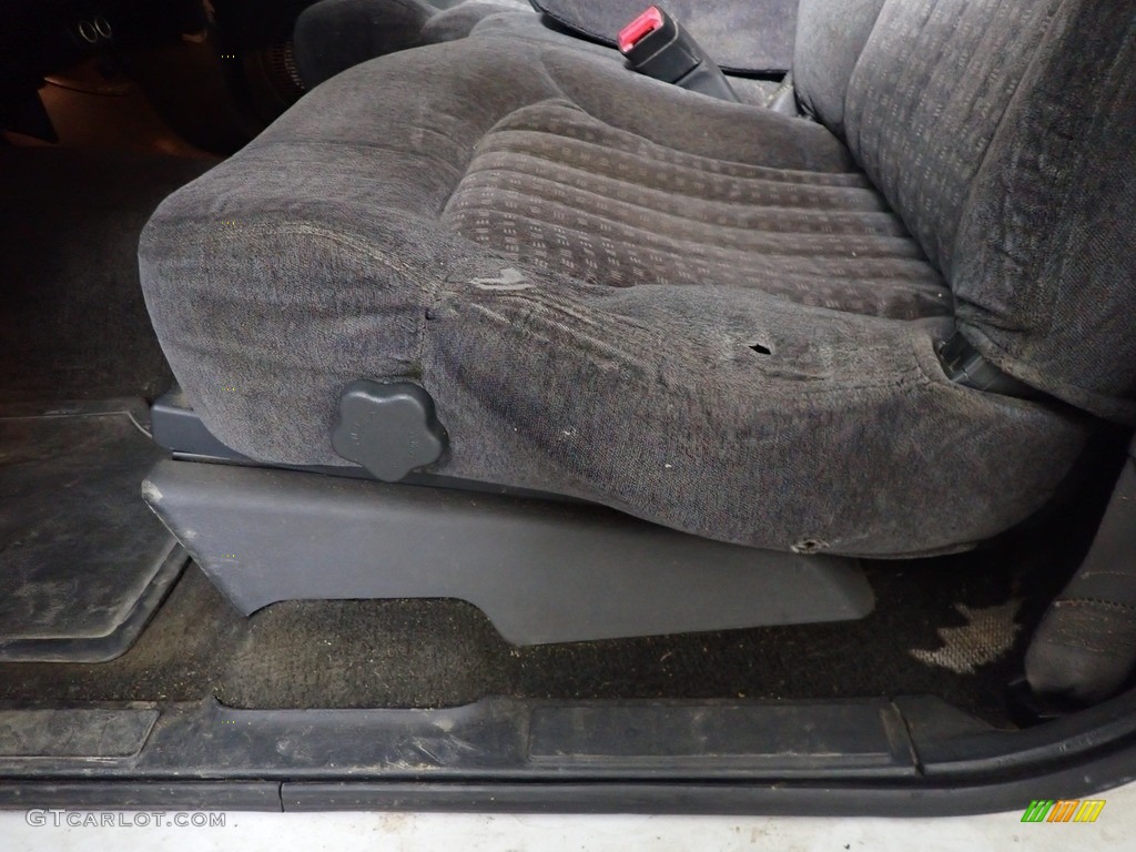 1999 S10 LS Regular Cab - Summit White / Graphite photo #16