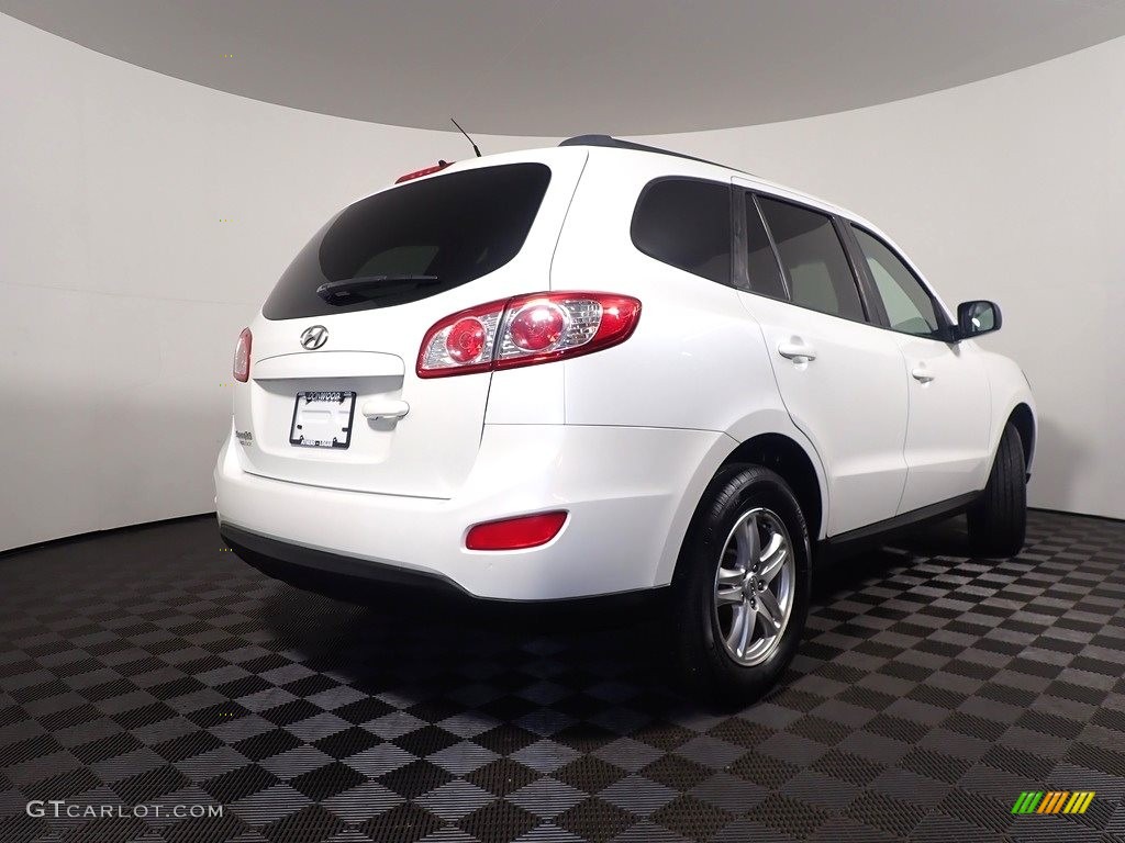 2012 Santa Fe GLS - Glacier White / Gray photo #14