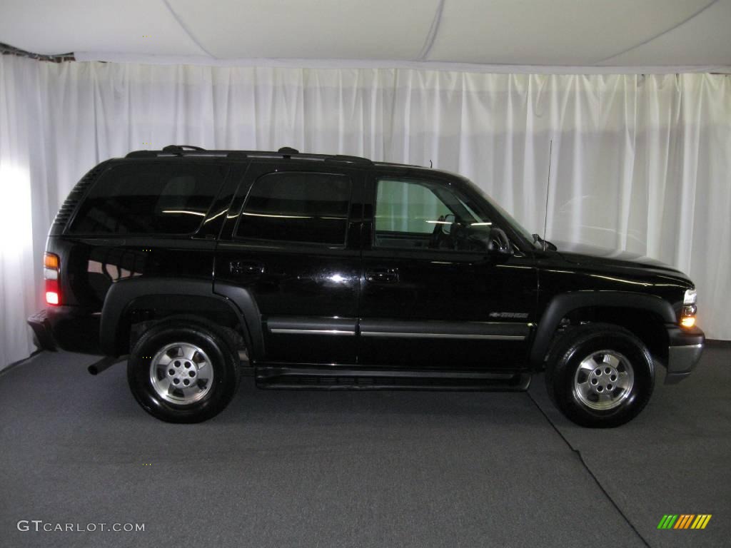2002 Tahoe 4x4 - Onyx Black / Graphite/Medium Gray photo #2
