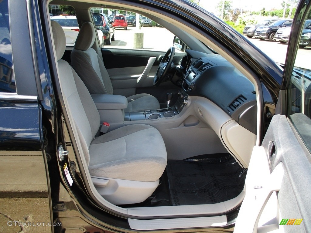 2013 Highlander  - Black / Sand Beige photo #16