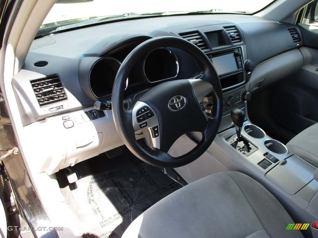 2013 Highlander  - Black / Sand Beige photo #31