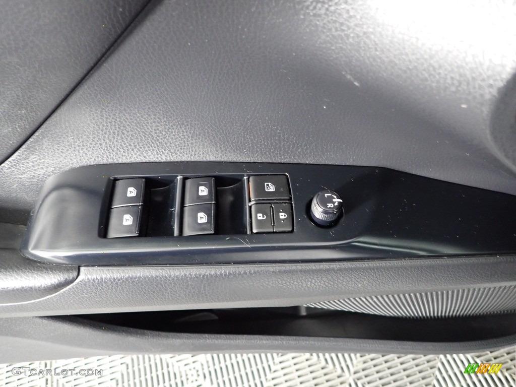 2019 Camry LE - Celestial Silver Metallic / Black photo #12