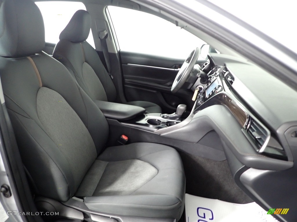 2019 Camry LE - Celestial Silver Metallic / Black photo #26