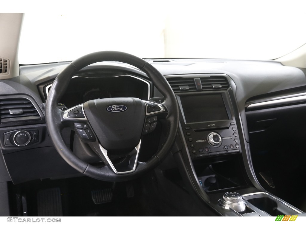 2020 Fusion Titanium AWD - Iconic Silver / Ebony photo #7