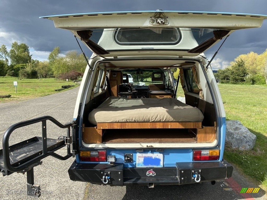 1984 Volkswagen Vanagon GL Trunk Photo #144707661