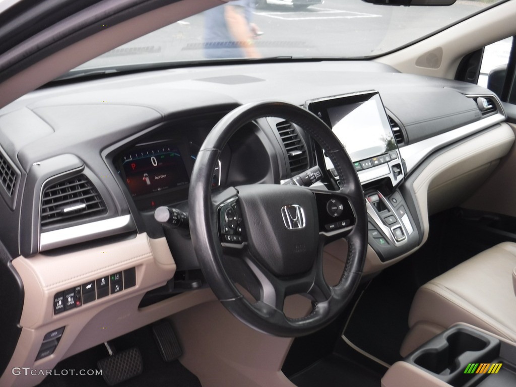 2018 Odyssey EX-L - Forest Mist Metallic / Beige photo #11