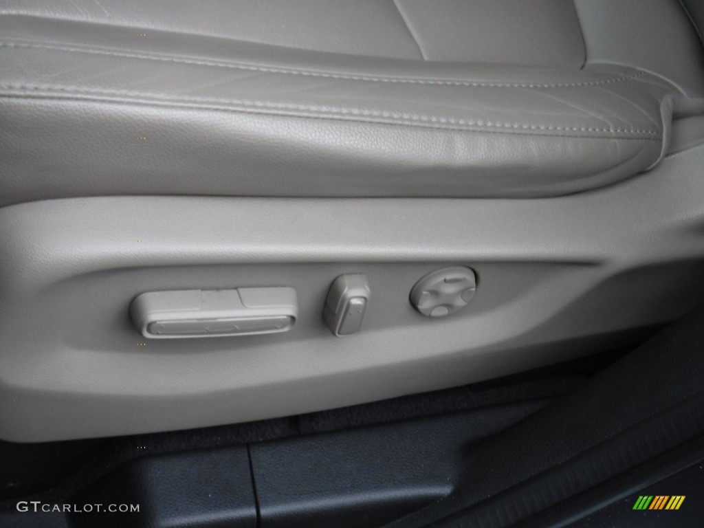 2018 Odyssey EX-L - Forest Mist Metallic / Beige photo #15