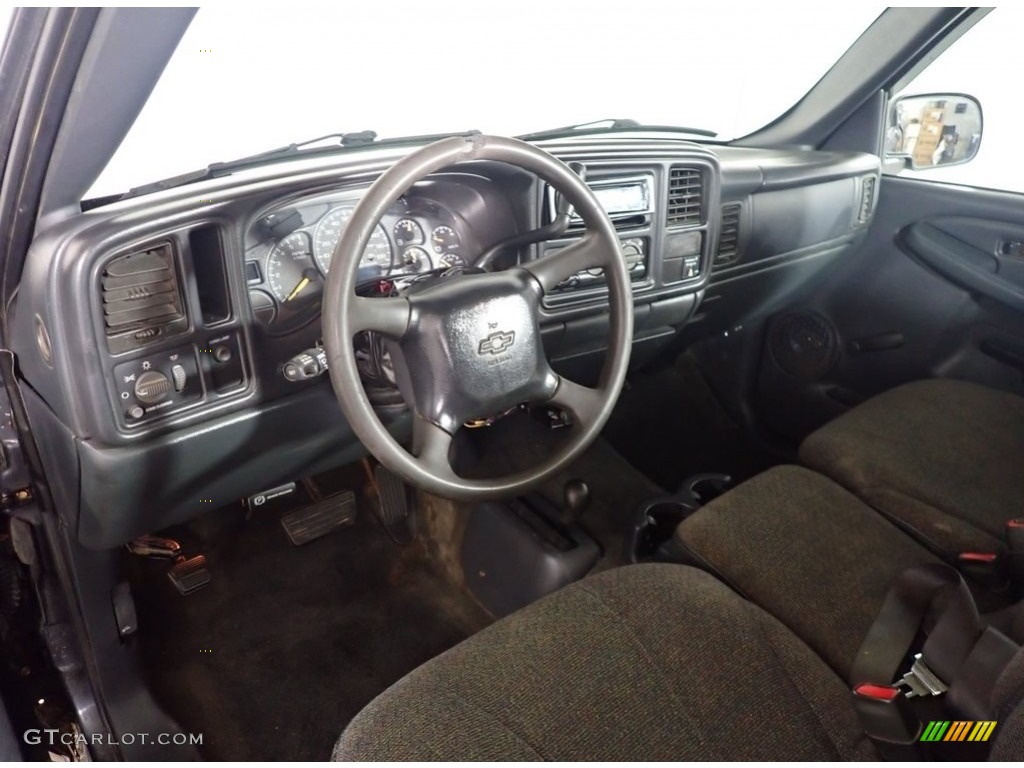 2001 Silverado 1500 Regular Cab 4x4 - Onyx Black / Graphite photo #17