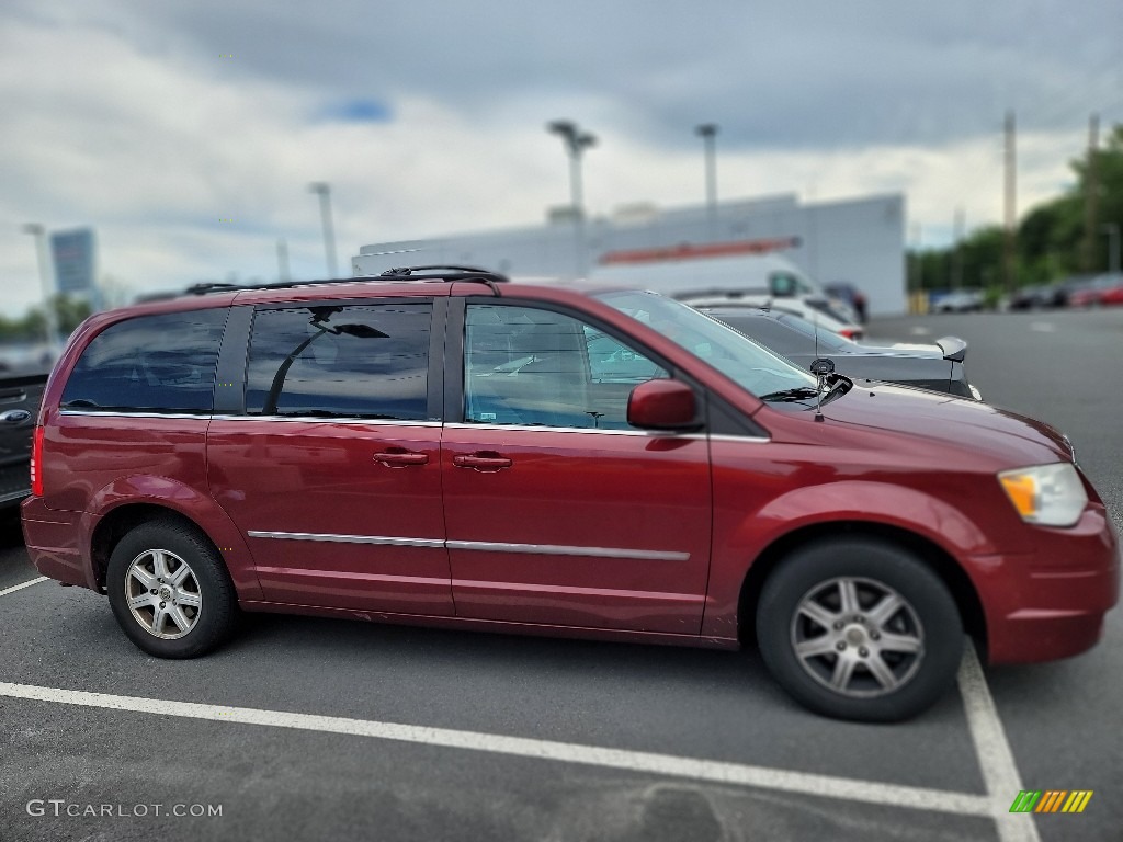 2010 Town & Country Touring - Deep Cherry Red Crystal Pearl / Medium Slate Gray/Light Shale photo #4