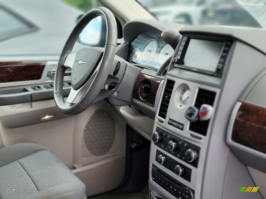 2010 Town & Country Touring - Deep Cherry Red Crystal Pearl / Medium Slate Gray/Light Shale photo #5