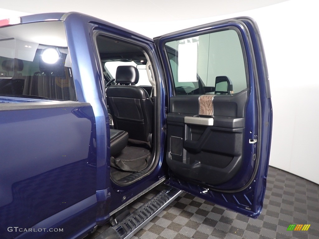 2017 F250 Super Duty Lariat Crew Cab 4x4 - Blue Jeans / Black photo #40