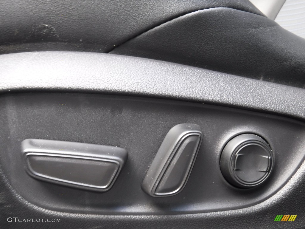 2019 RAV4 XSE AWD Hybrid - Silver Sky Metallic / Black photo #16