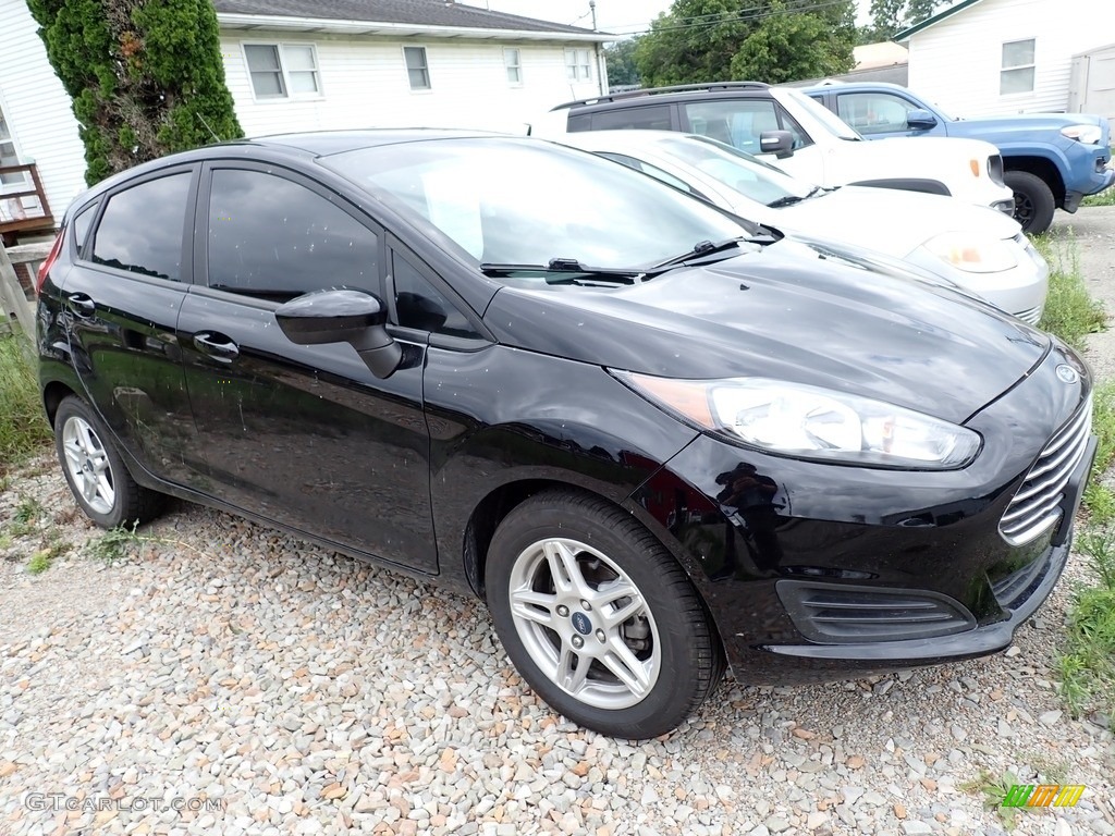 2019 Fiesta SE Hatchback - Shadow Black / Charcoal Black photo #4