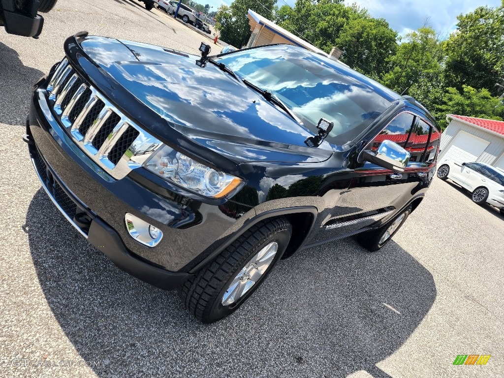 2013 Grand Cherokee Overland 4x4 - Black Forest Green Pearl / New Saddle/Black photo #8
