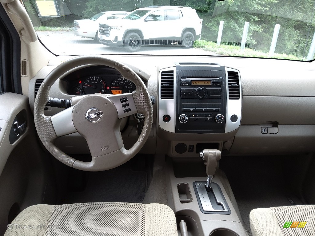 2012 Frontier SV Crew Cab - Avalanche White / Beige photo #16