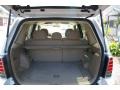 Oxford White - Mariner Luxury 4WD Photo No. 15