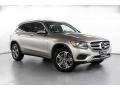 Front 3/4 View of 2019 GLC 300