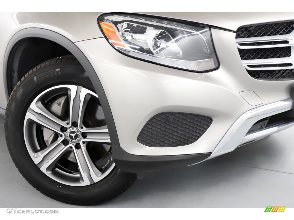 2019 GLC 300 - Mojave Silver Metallic / Black photo #3