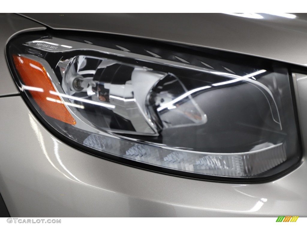 2019 GLC 300 - Mojave Silver Metallic / Black photo #4