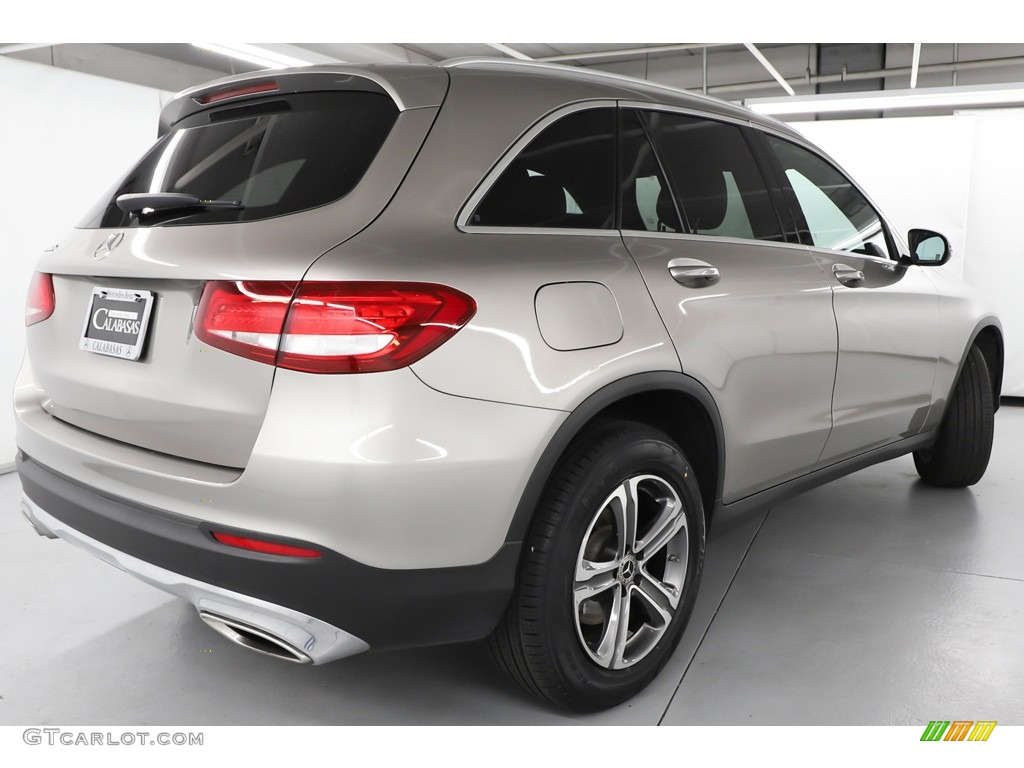 2019 GLC 300 - Mojave Silver Metallic / Black photo #5