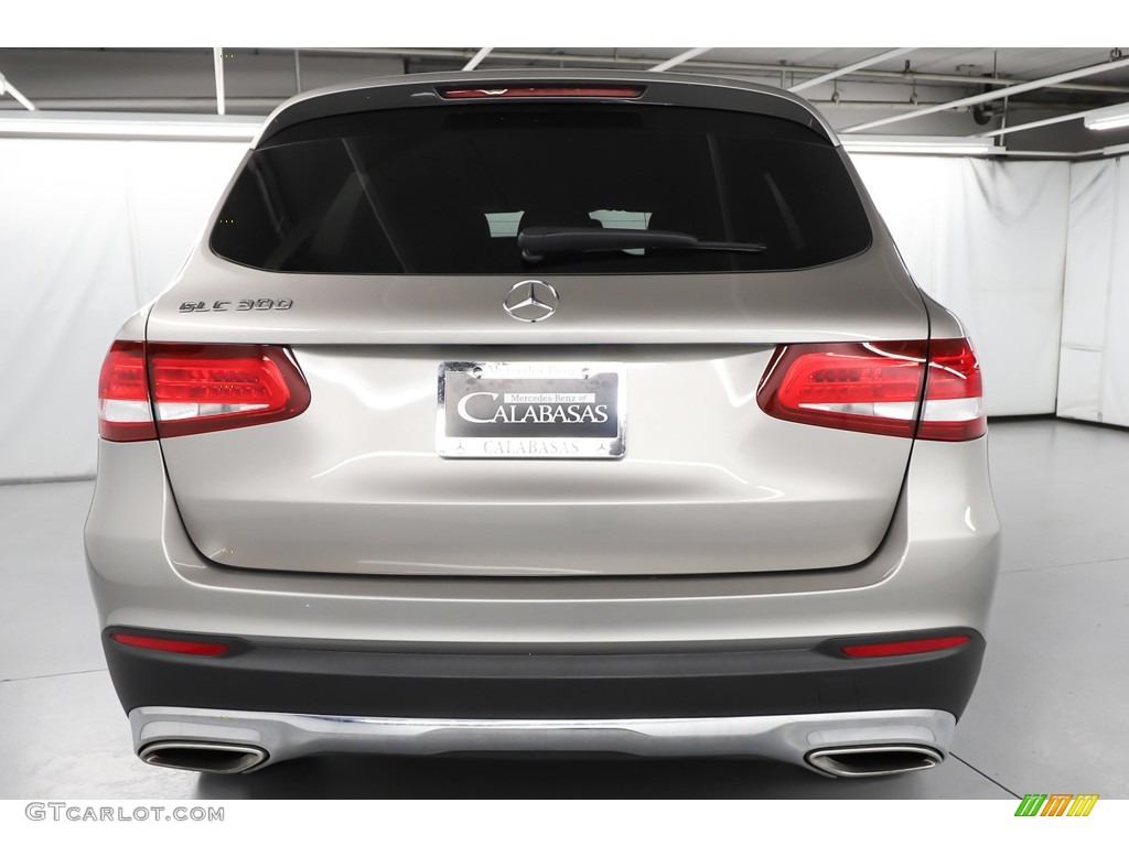 2019 GLC 300 - Mojave Silver Metallic / Black photo #7