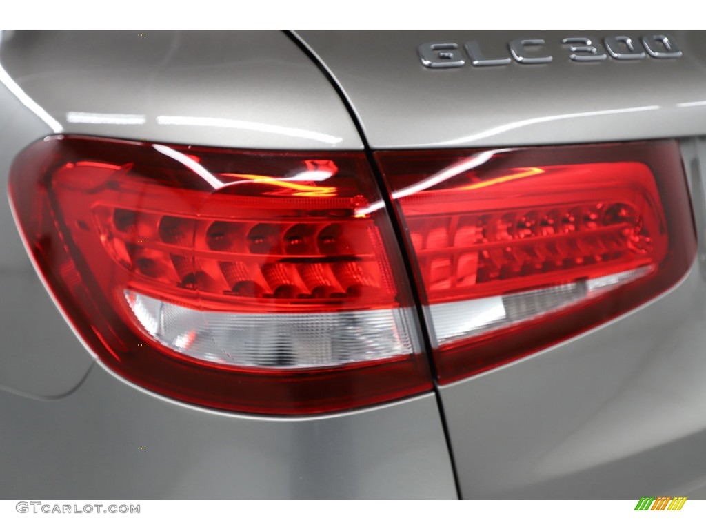 2019 GLC 300 - Mojave Silver Metallic / Black photo #12