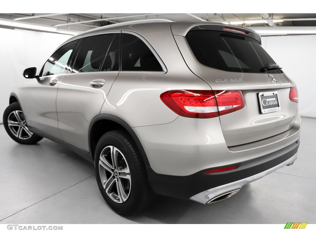 2019 GLC 300 - Mojave Silver Metallic / Black photo #13