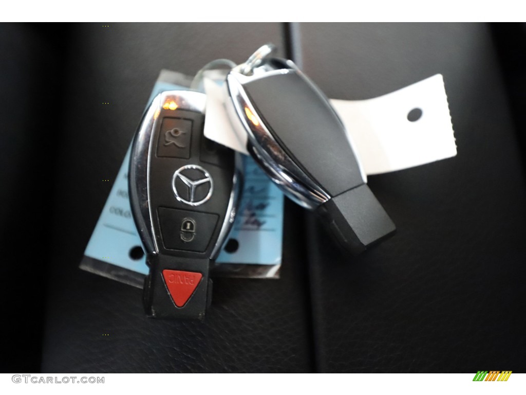 2019 GLC 300 - Mojave Silver Metallic / Black photo #28