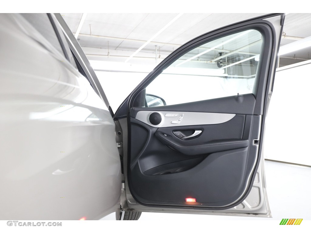 2019 GLC 300 - Mojave Silver Metallic / Black photo #31