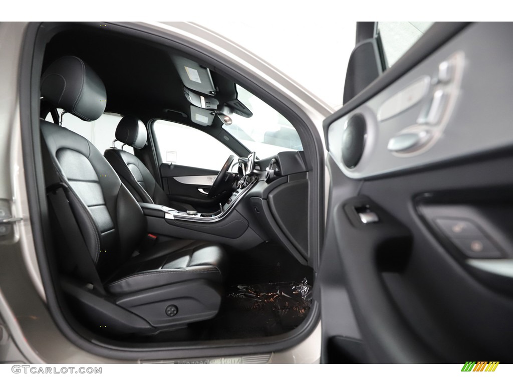 2019 GLC 300 - Mojave Silver Metallic / Black photo #32