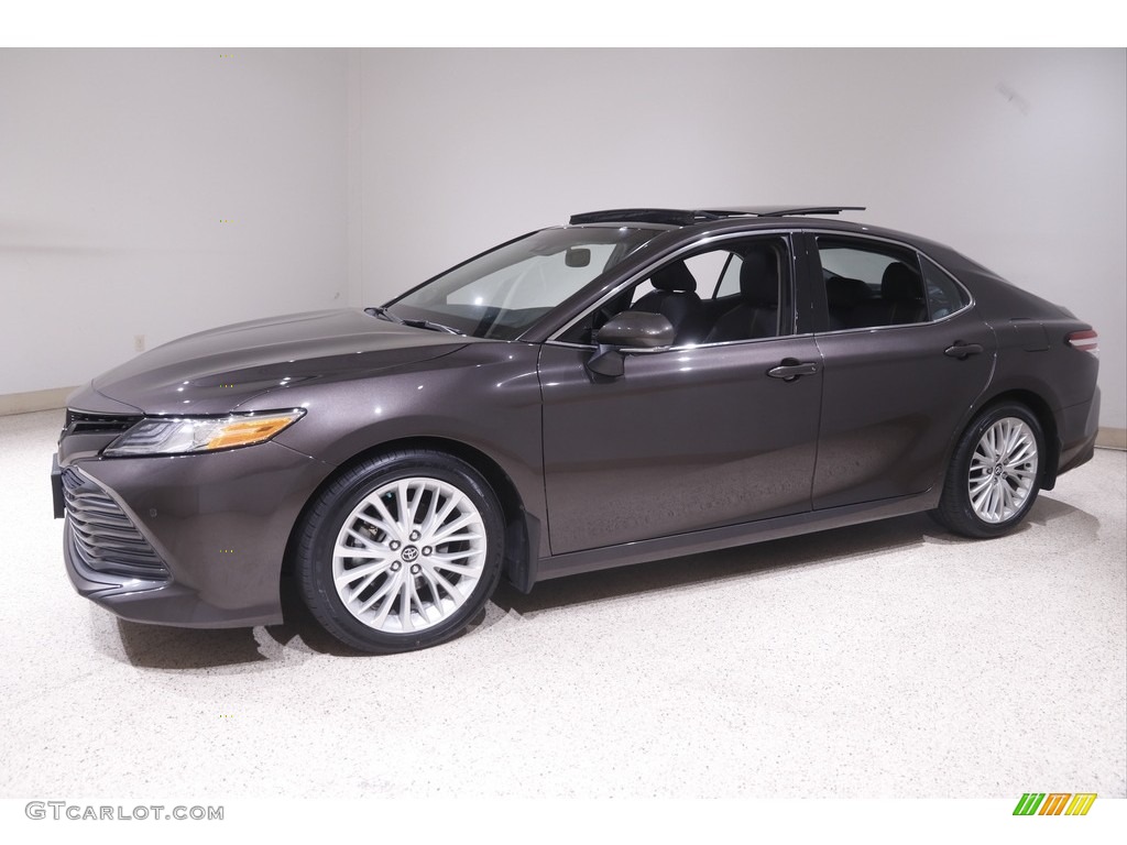 2018 Camry XLE - Brownstone / Black photo #3