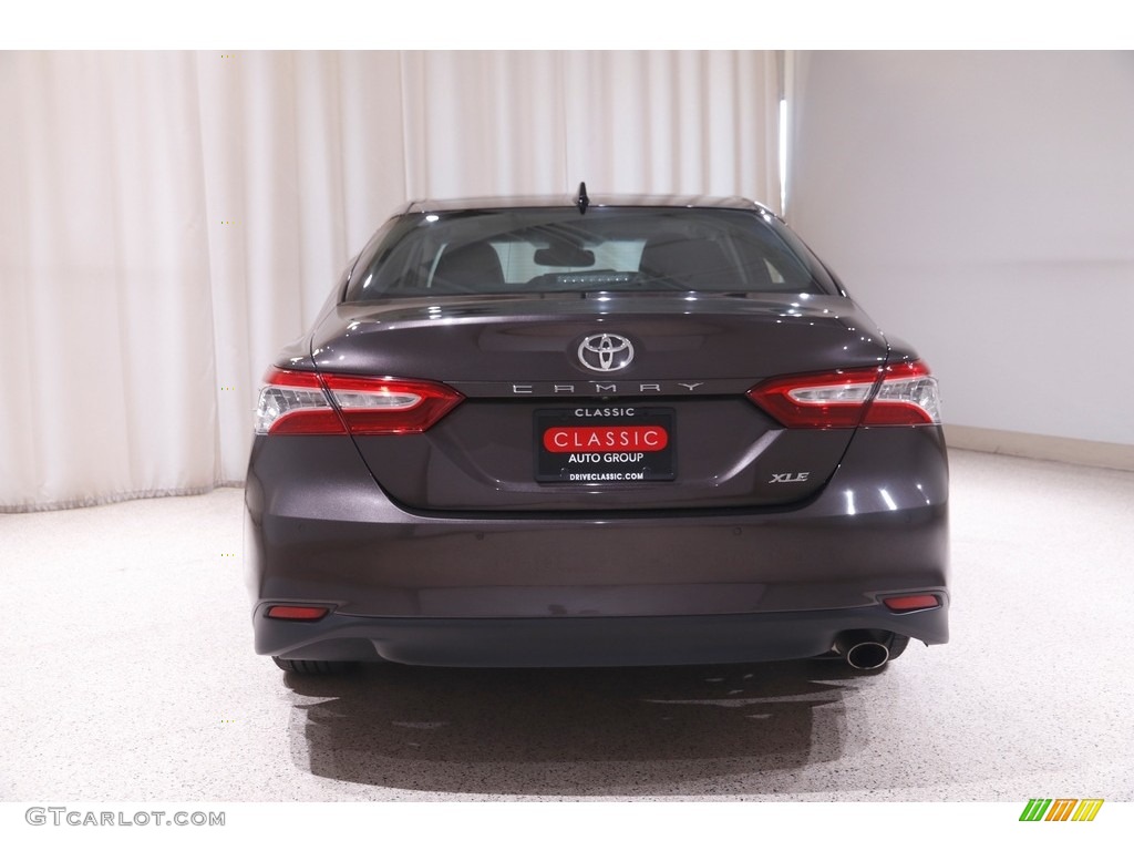 2018 Camry XLE - Brownstone / Black photo #18