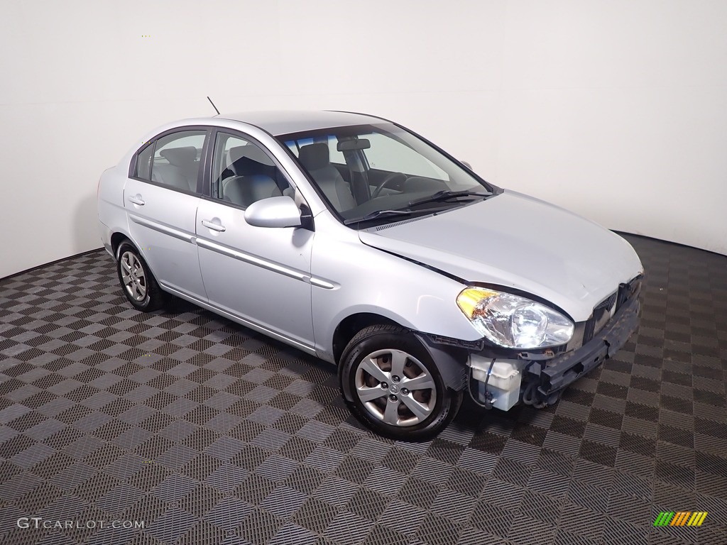2009 Accent GLS 4 Door - Platinum Silver / Gray photo #3
