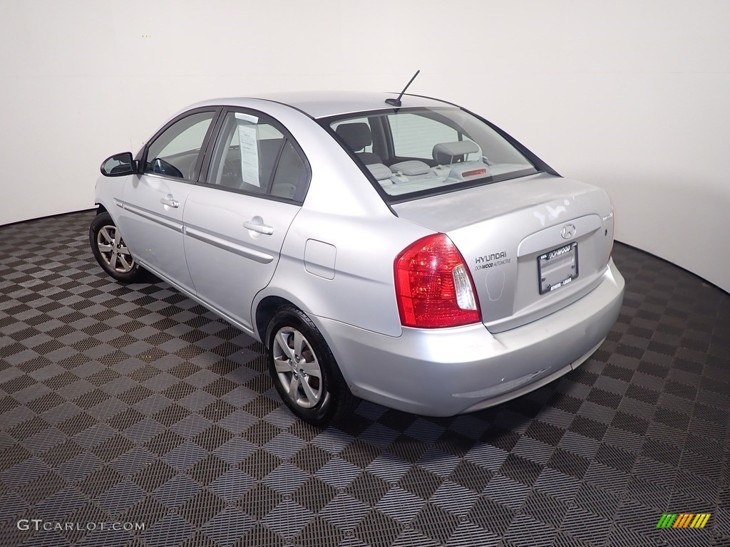 2009 Accent GLS 4 Door - Platinum Silver / Gray photo #6