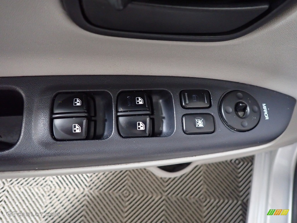 2009 Accent GLS 4 Door - Platinum Silver / Gray photo #12