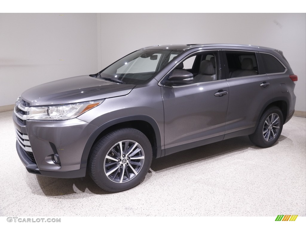 2019 Highlander XLE - Predawn Gray Mica / Ash photo #3