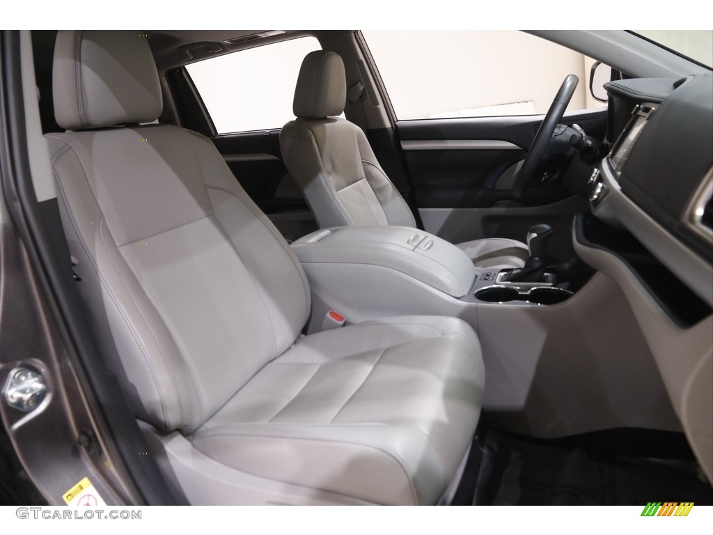 2019 Highlander XLE - Predawn Gray Mica / Ash photo #16