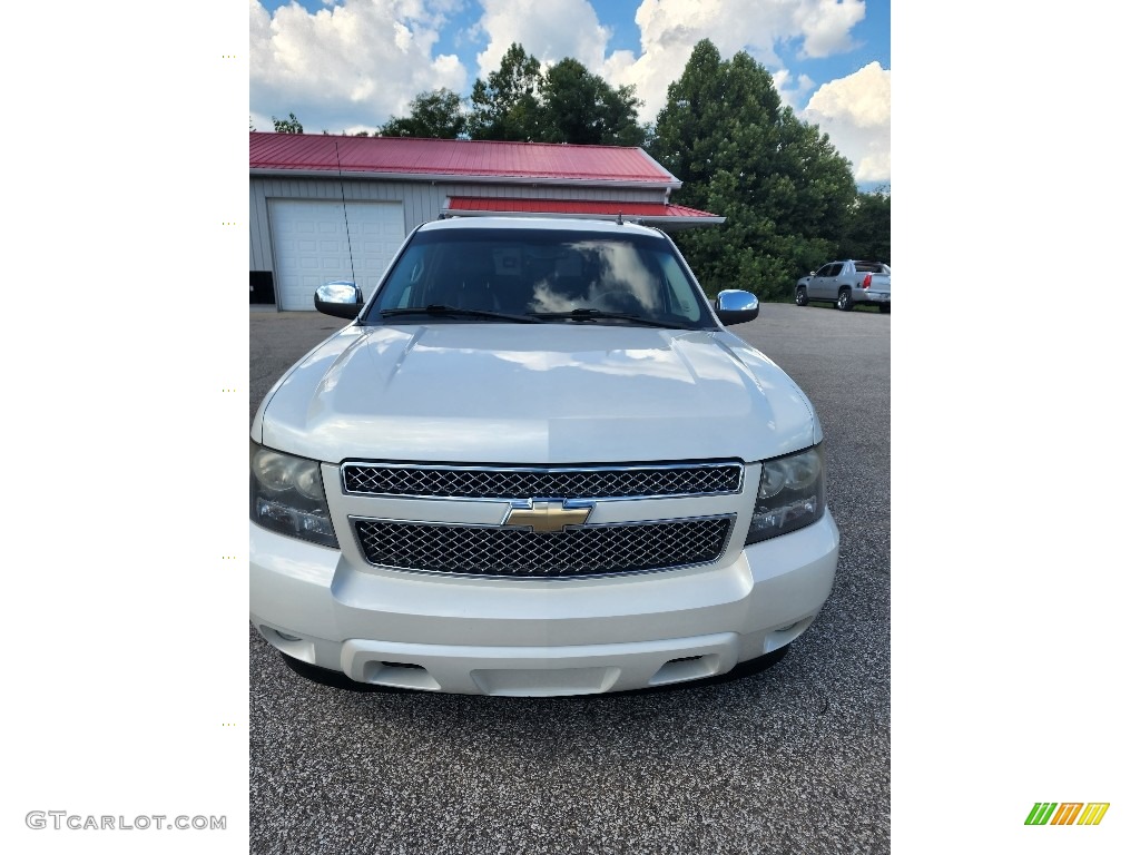 2010 Avalanche LTZ 4x4 - White Diamond Tricoat / Ebony photo #7